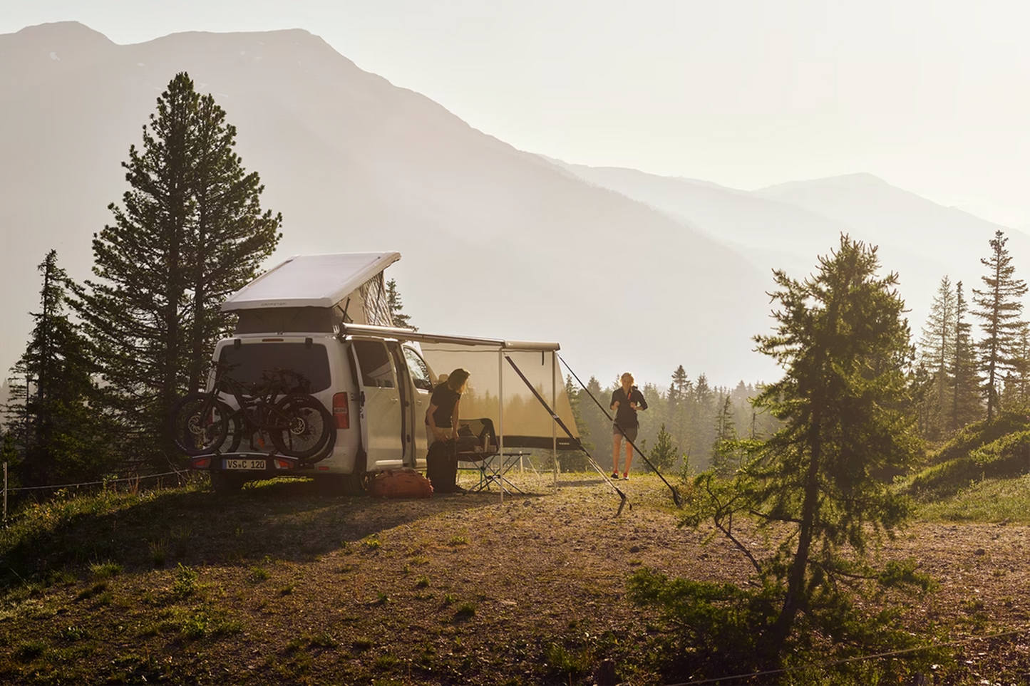 THULE 4200 (White/Silver/Black)