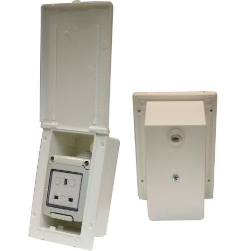 Caravan Deluxe Outlet 13A
w/ Waterproof Socket
(White) Relive Campers