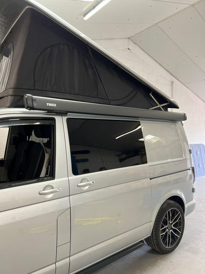 THULE 4200 (White/Silver/Black)