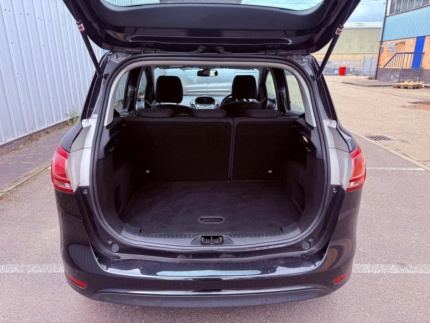 🚗 Ford B-Max Zetec Auto 1.6 Petrol – £6,490