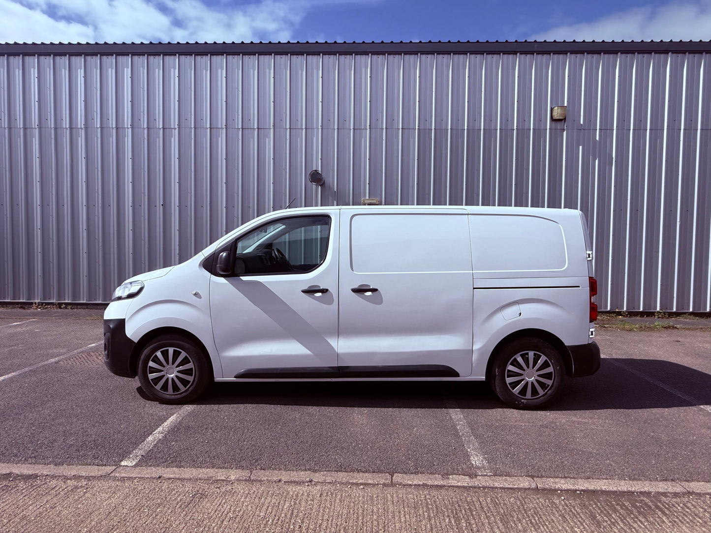 🚐 Vauxhall Vivaro Dynamic 1.5 Turbo D (DS70 KAE) – £9,999 + VAT