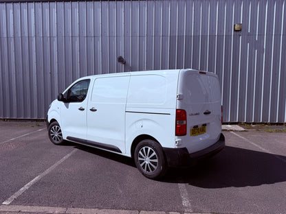 🚐 Vauxhall Vivaro Dynamic 1.5 Turbo D (DS70 KAE) – £9,999 + VAT