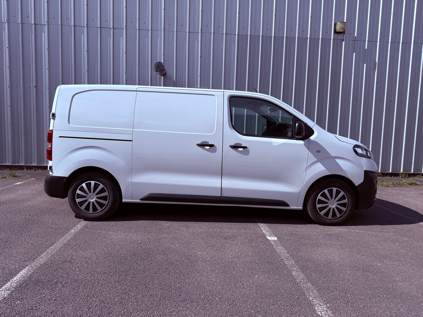 🚐 Vauxhall Vivaro Dynamic 1.5 Turbo D (DS70 KAE) – £9,999 + VAT