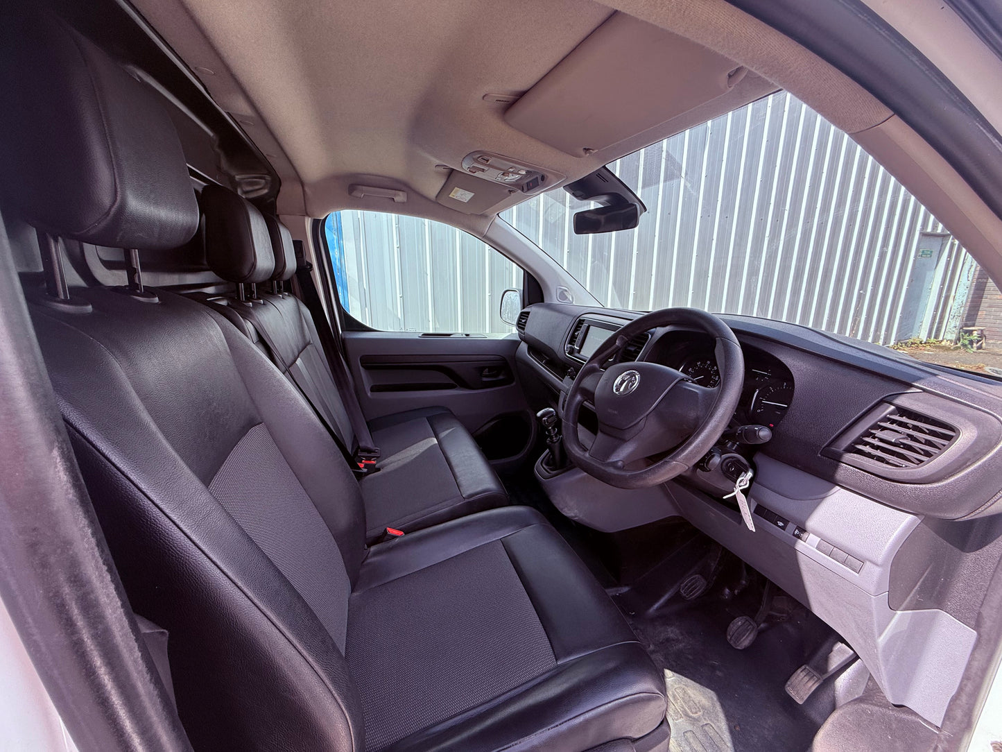 🚐 Vauxhall Vivaro Dynamic 1.5 Turbo D (DS70 KAE) – £9,999 + VAT